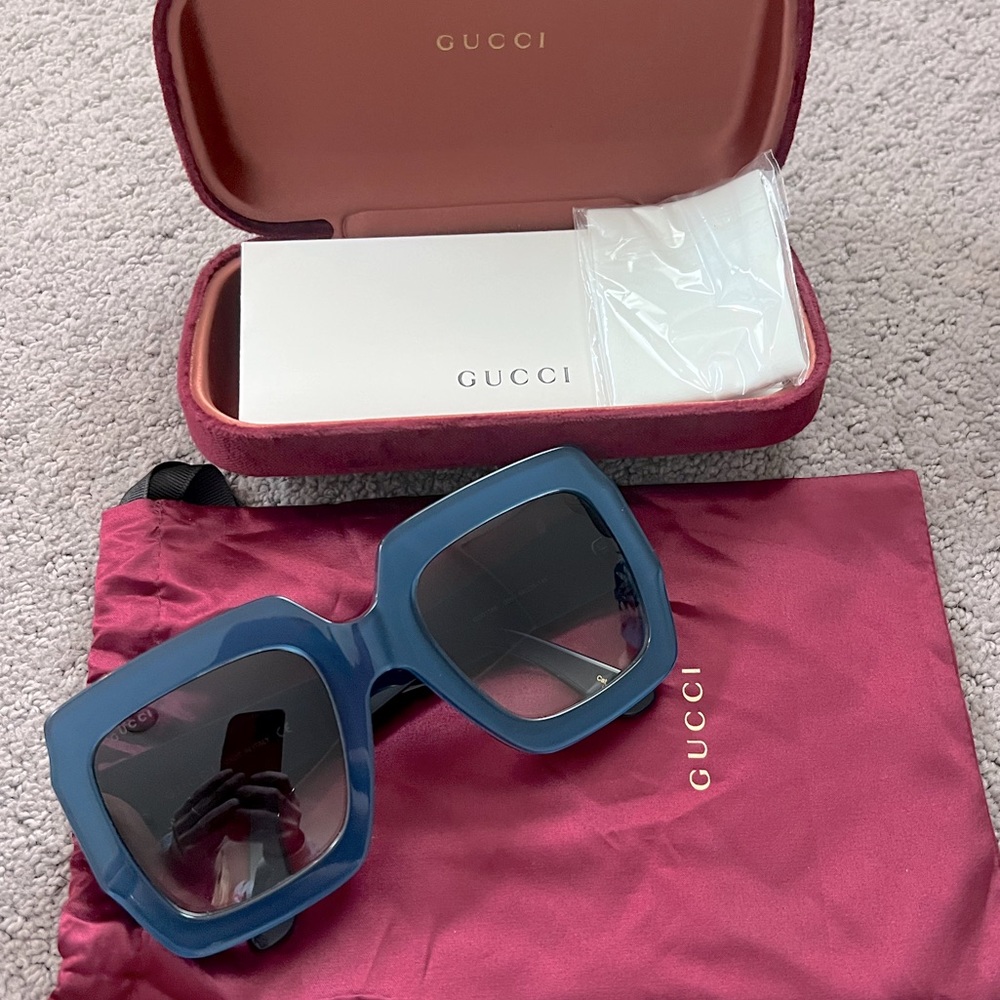 Gucci 54mm oversized square sunnies NWOT
